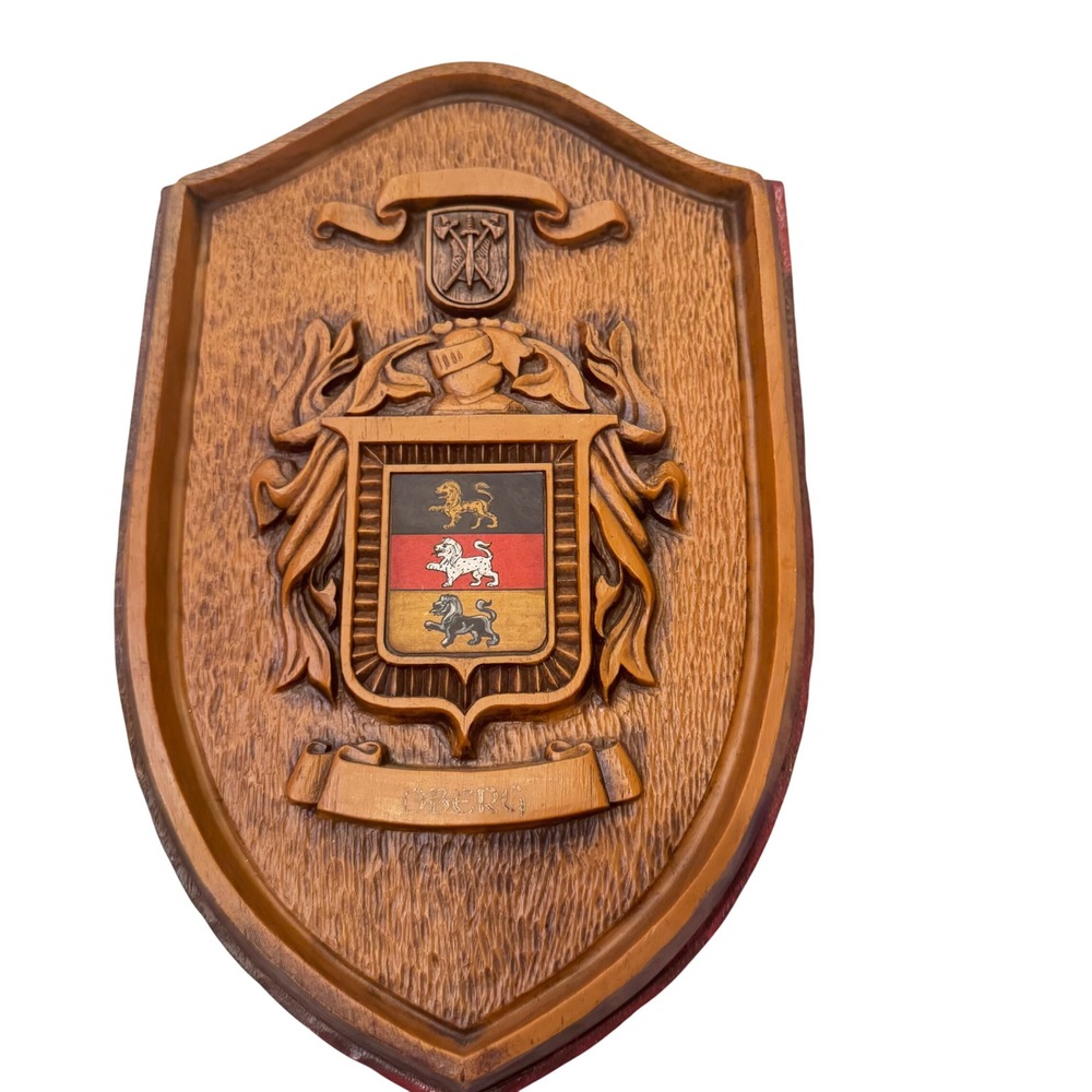 Vintage Wood-Look Oberg Family Crest Coat of Arms Wall Plaque Shield 15x9"‎ - Picture 2 of 8